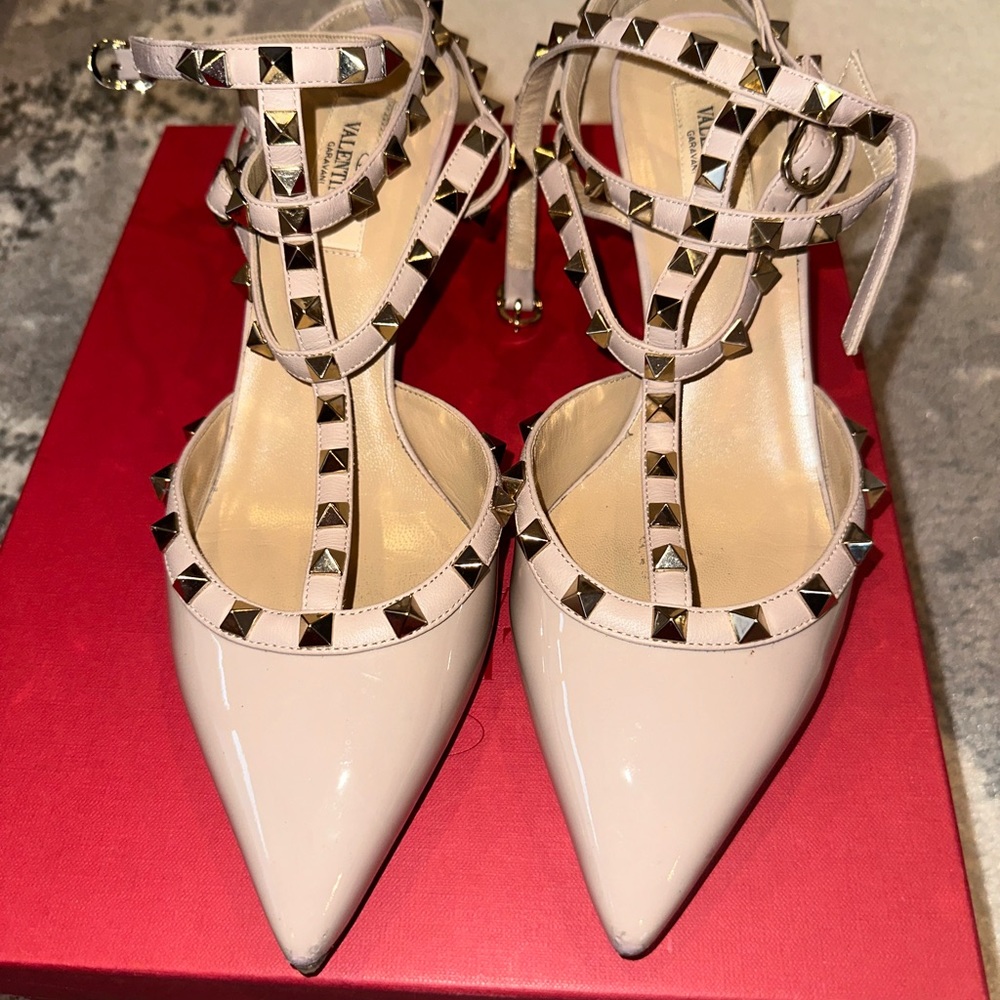 ❤️Valentino❤️ Rockstud Pumps 39 Poudre